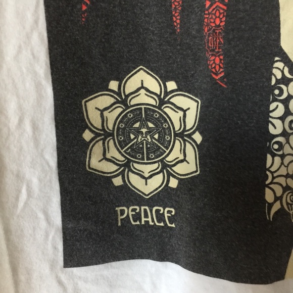 ✨Limited edition✨ Obey graphic tee shirt - Picture 2 of 5